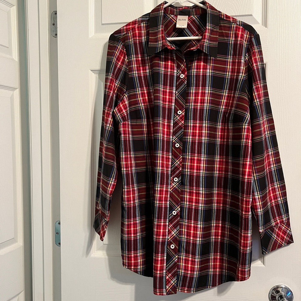 NWOT Blair long sleeve button up dress shirt